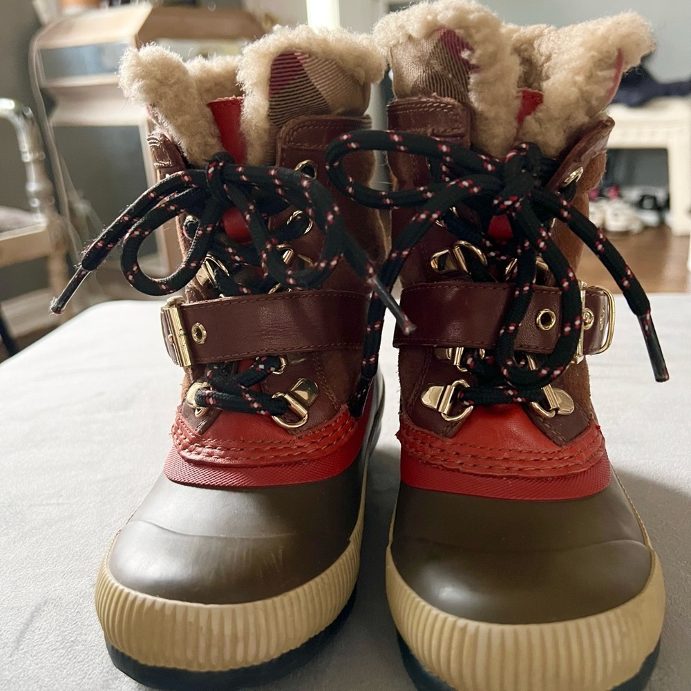 Burberry Kids Windmere Shearling Boots